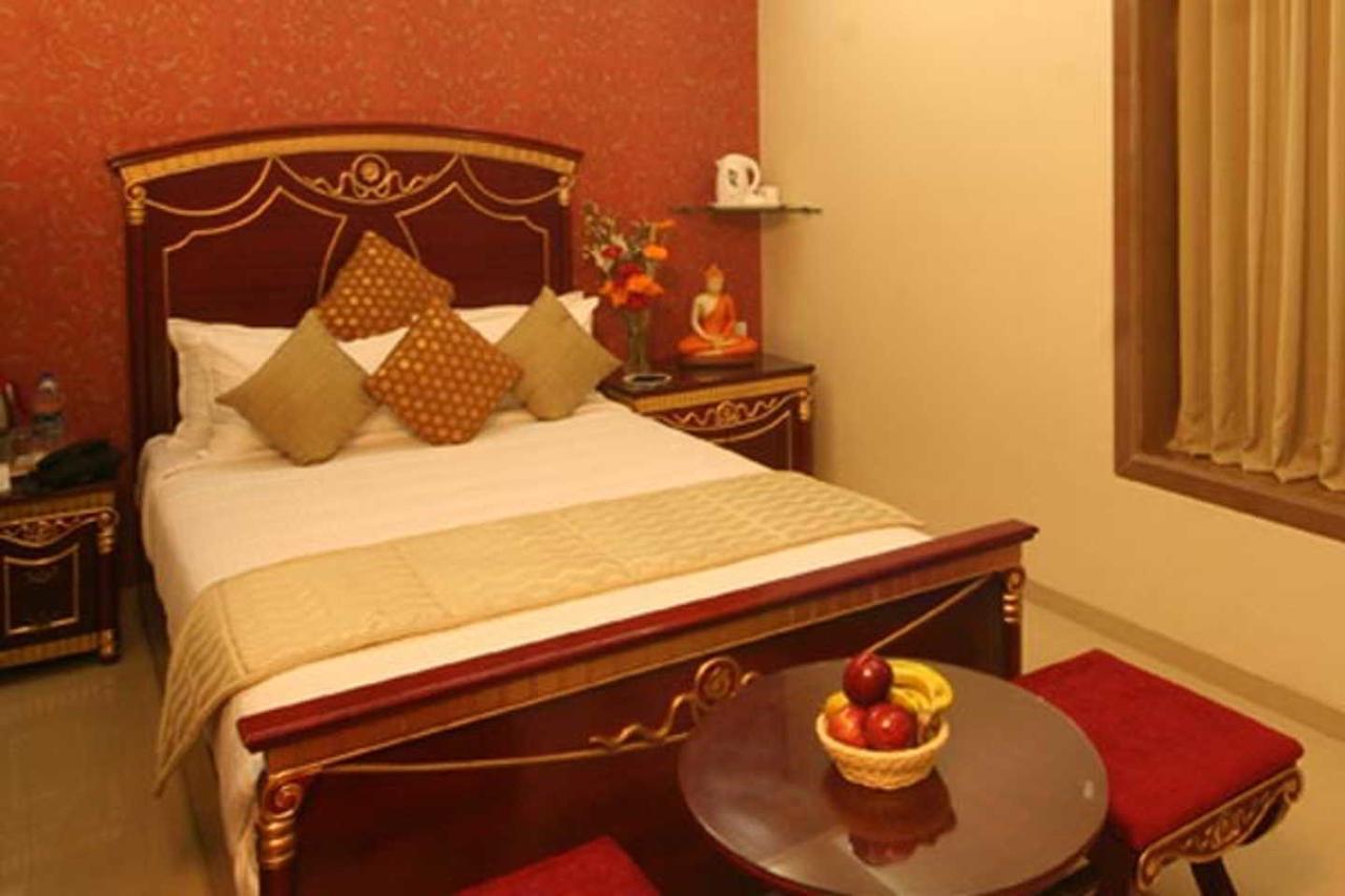 Hotel Gold Coast Mumbai Exterior photo